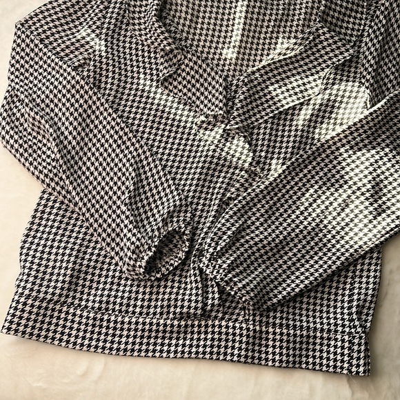Loft Houndstooth Ruffle Blouse Size S - Picture 3 of 6